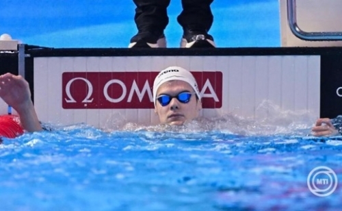 Kós Hubert világcsúcsot úszott 200 méter háton