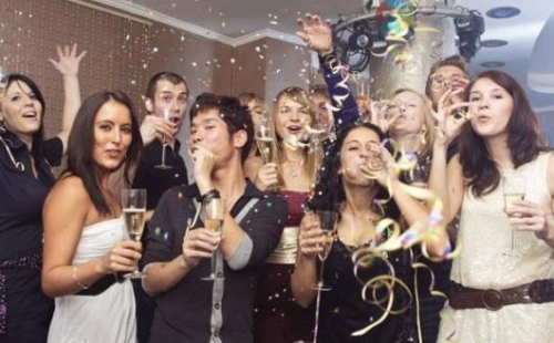 Ünnepi divat - Hogyan öltözzünk fel az ünnepekre