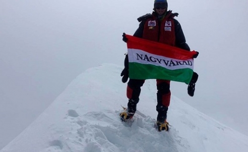 Varga Csaba felért a 8080 méteres Hidden Peak csúcsára