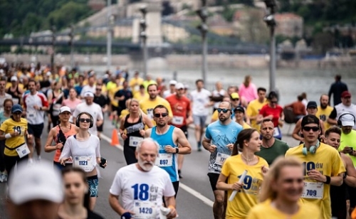 Futóverseny miatt forgalomkorlátozás lesz vasárnap Budapesten