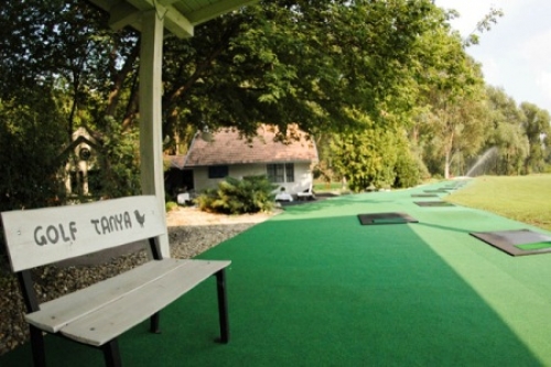 Ismét robog a golftanya