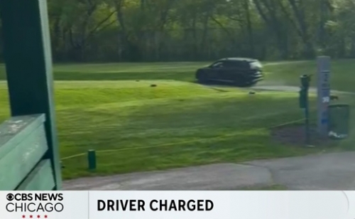 Ámokfutó gázolt a golfpályán