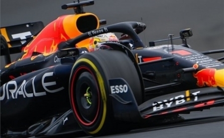 Verstappen Silverstone-ban is legyőzhetetlen volt