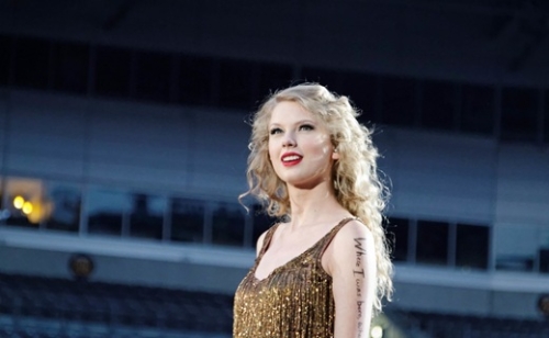 Taylor Swift hatodik alkalommal a világ legsikeresebb előadója