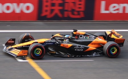 Piastri Dzsiddában is nyert, vezet az összetettben