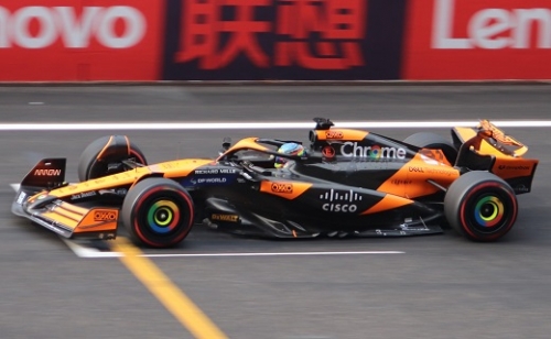 Piastri győzött Bakuban