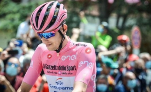 Valter Attila újabb meglepetésekkel készül